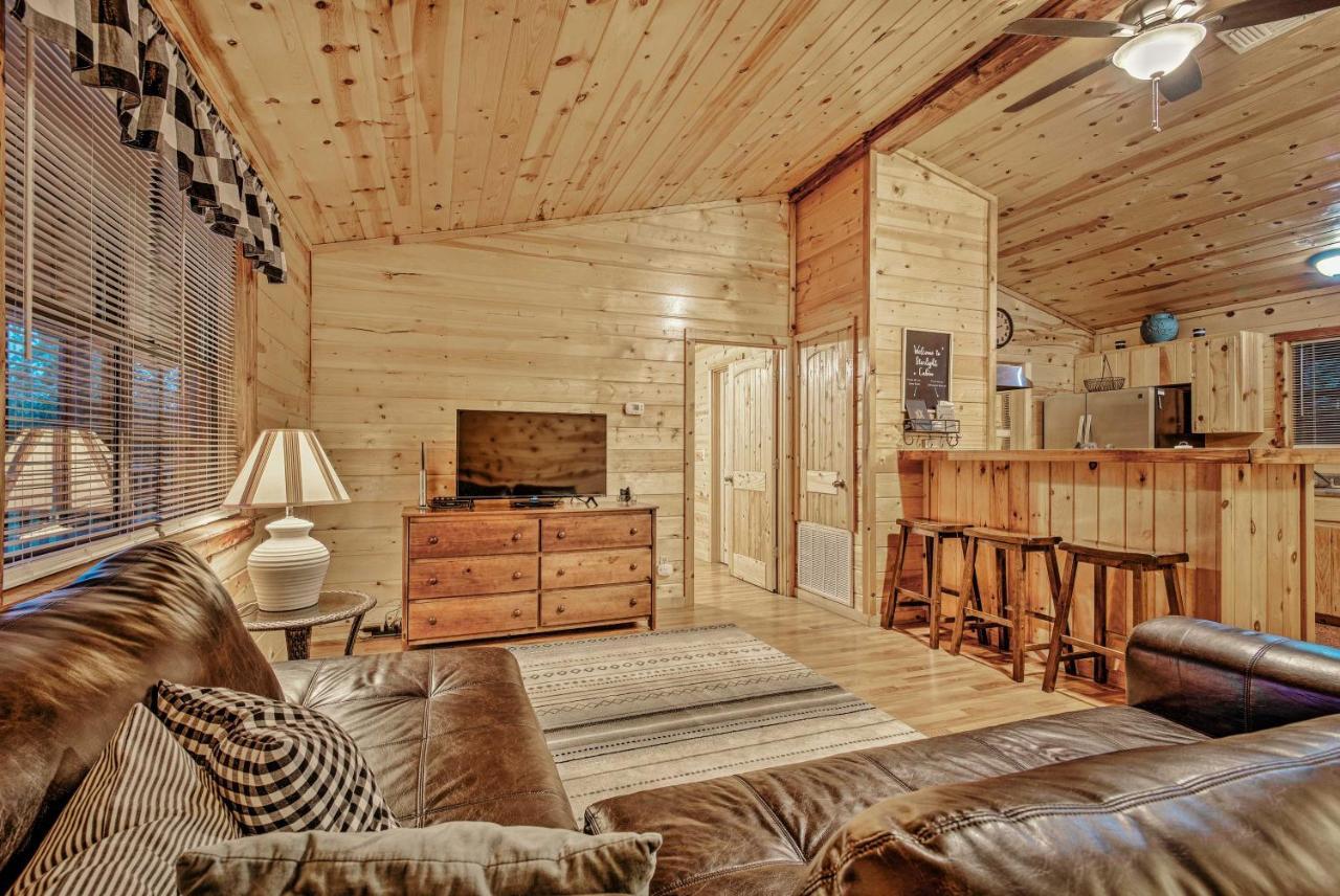 Broken Bow Starlight Cabin With Private Hot Tub! Zewnętrze zdjęcie