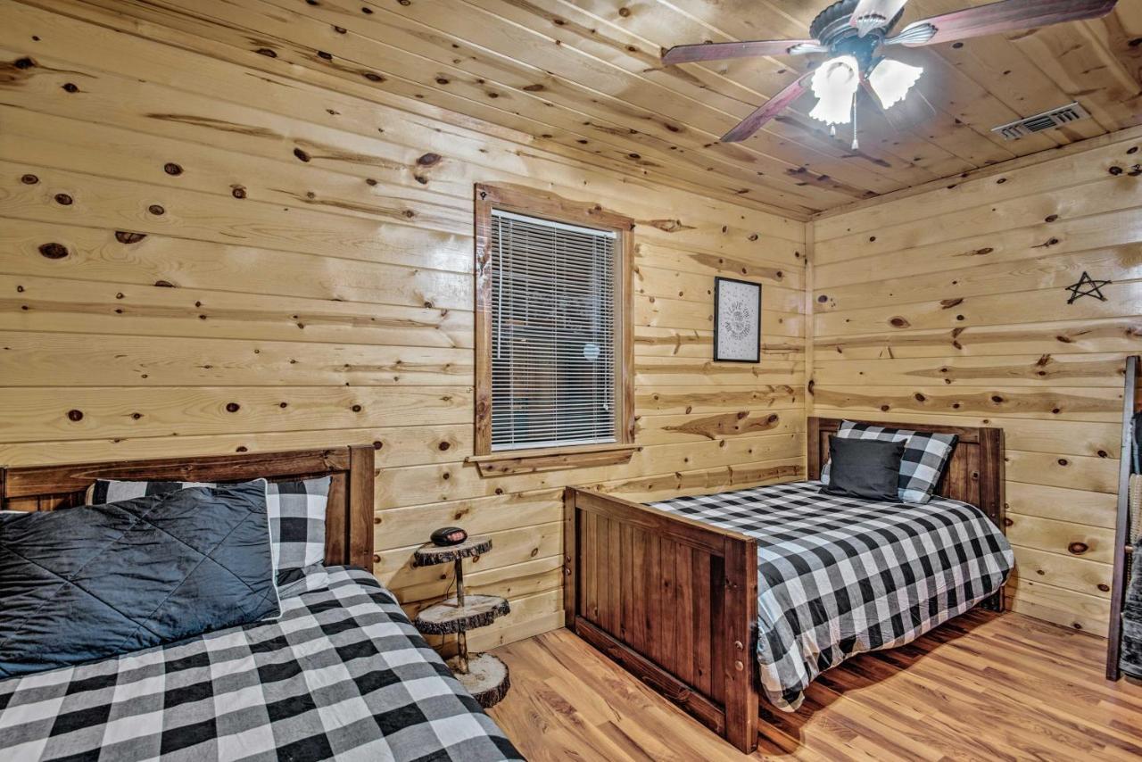 Broken Bow Starlight Cabin With Private Hot Tub! Zewnętrze zdjęcie
